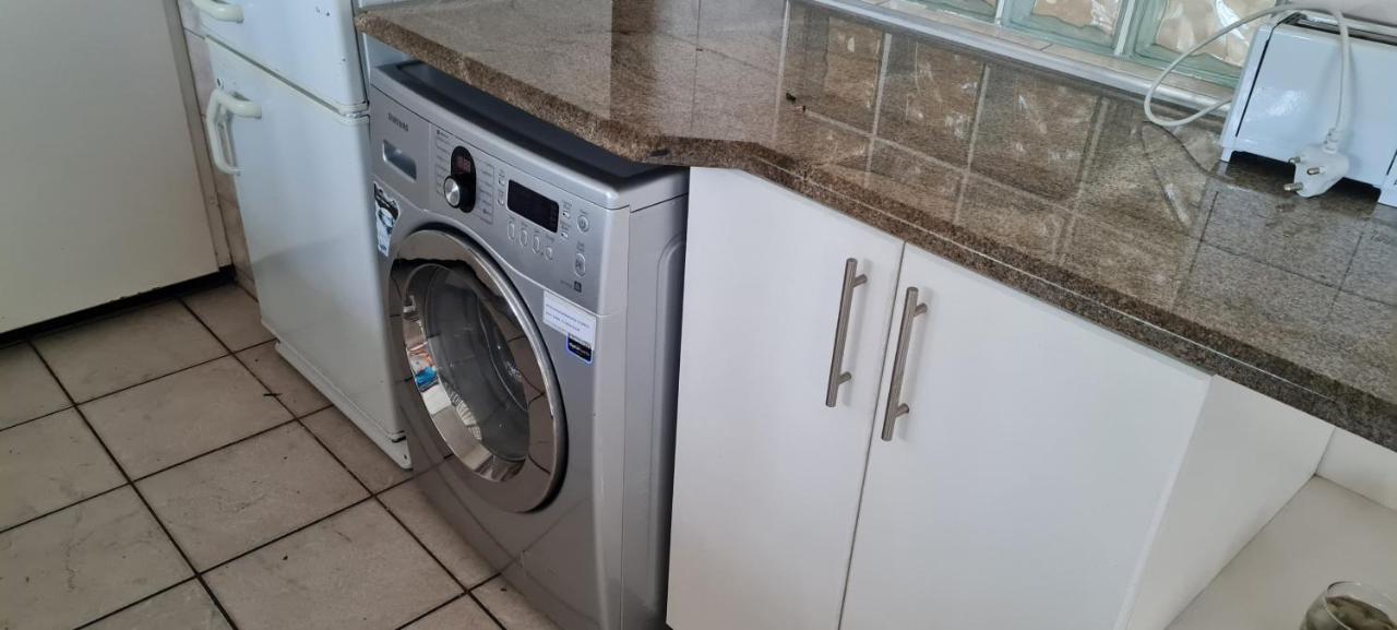 Stella Maris 144 Apartment Amanzimtoti Ngoại thất bức ảnh