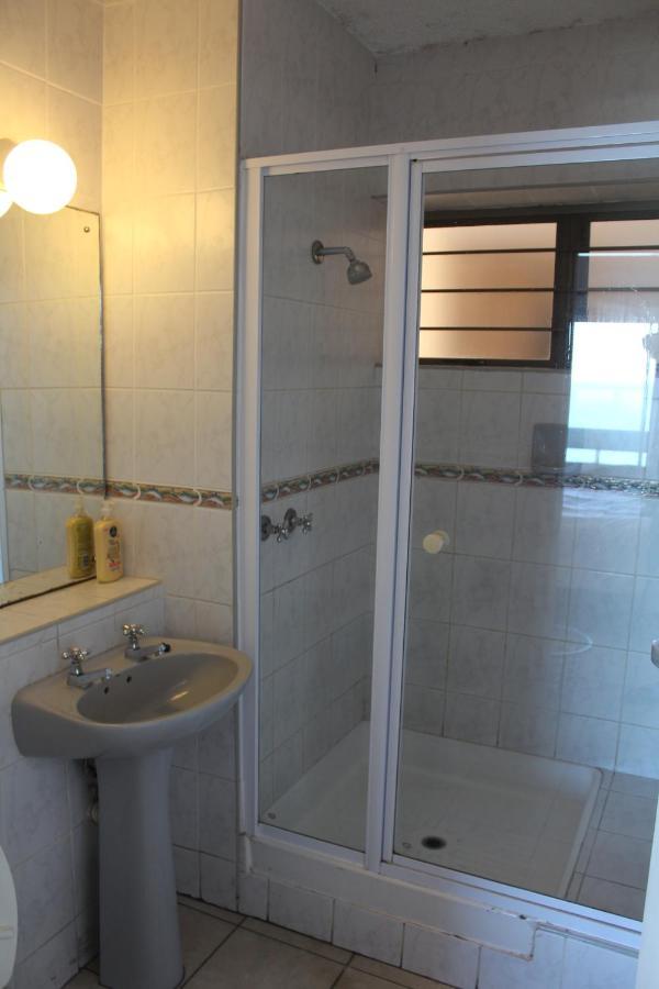 Stella Maris 144 Apartment Amanzimtoti Ngoại thất bức ảnh